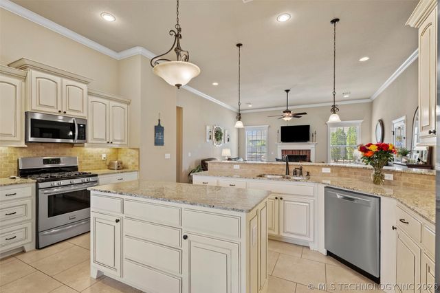 5602 Aspen Avenue, Bartlesville, OK 74006