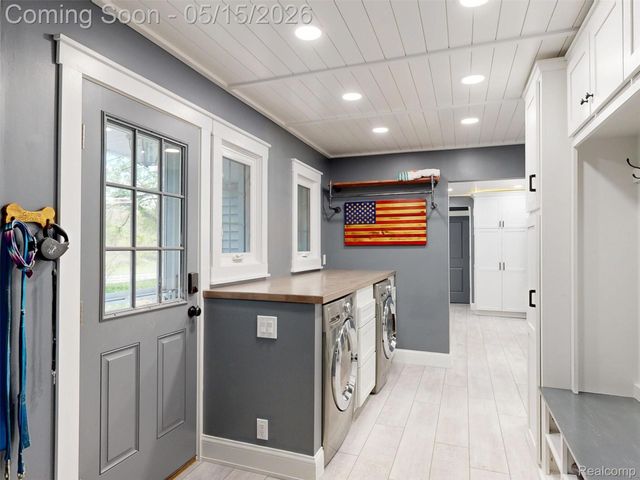 10300 Clark Road, Springfield Charter Township, MI 48350