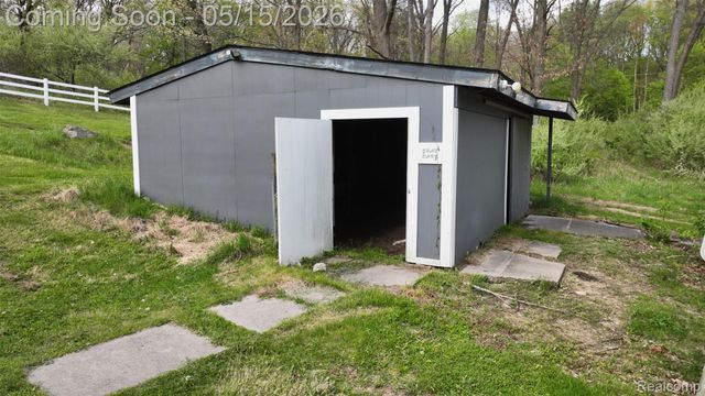 10300 Clark Road, Springfield Charter Township, MI 48350