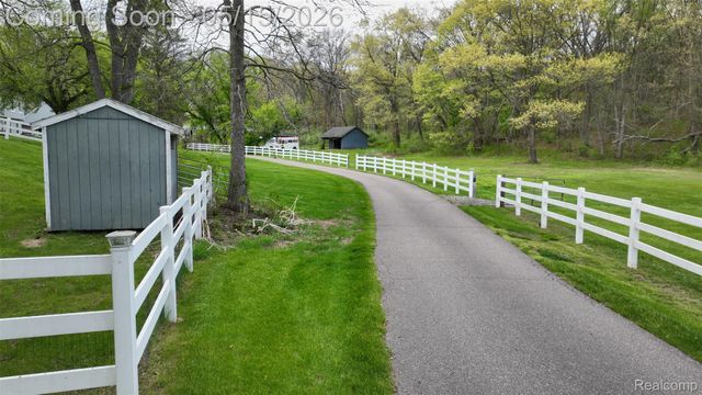 10300 Clark Road, Springfield Charter Township, MI 48350