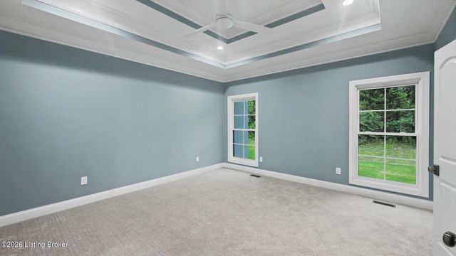 4005 Thomas Farm Dr, Louisville, KY 40299