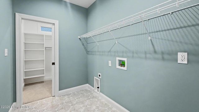 4005 Thomas Farm Dr, Louisville, KY 40299