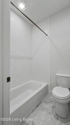4005 Thomas Farm Dr, Louisville, KY 40299