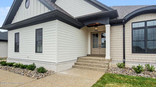 4005 Thomas Farm Dr, Louisville, KY 40299