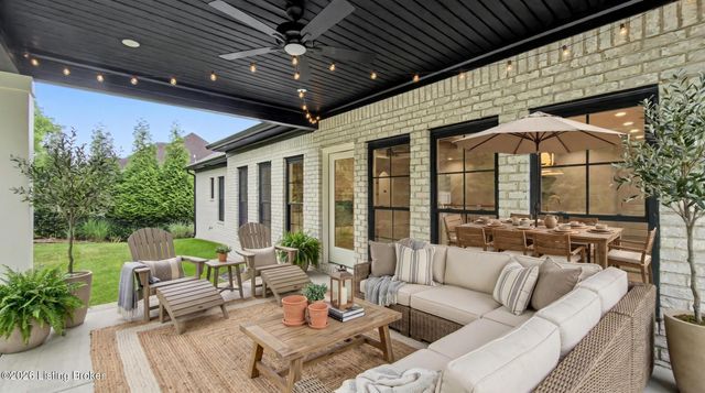4005 Thomas Farm Dr, Louisville, KY 40299