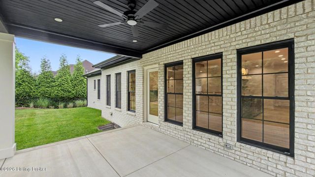 4005 Thomas Farm Dr, Louisville, KY 40299