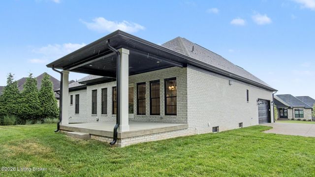 4005 Thomas Farm Dr, Louisville, KY 40299