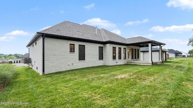 4005 Thomas Farm Dr, Louisville, KY 40299