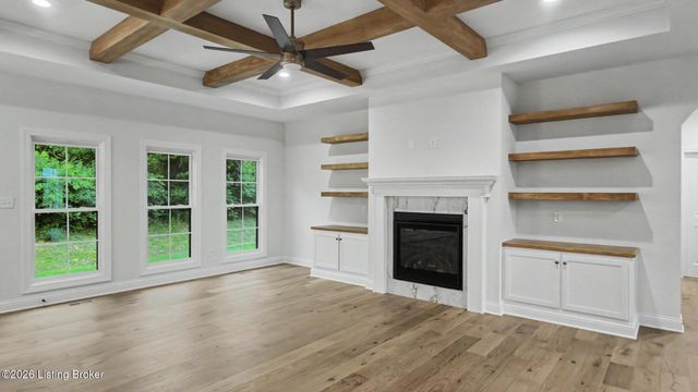 4005 Thomas Farm Dr, Louisville, KY 40299