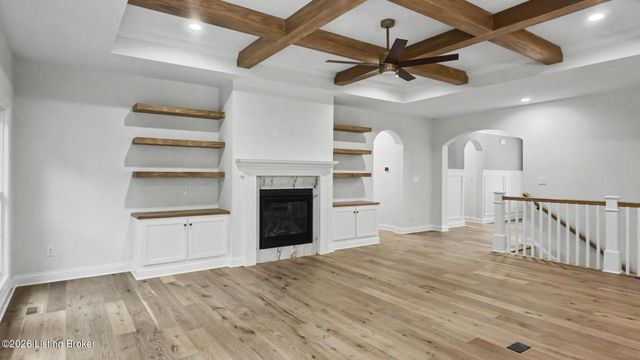 4005 Thomas Farm Dr, Louisville, KY 40299