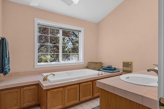16004 Perimeter Rd, Grass Valley, CA 95949