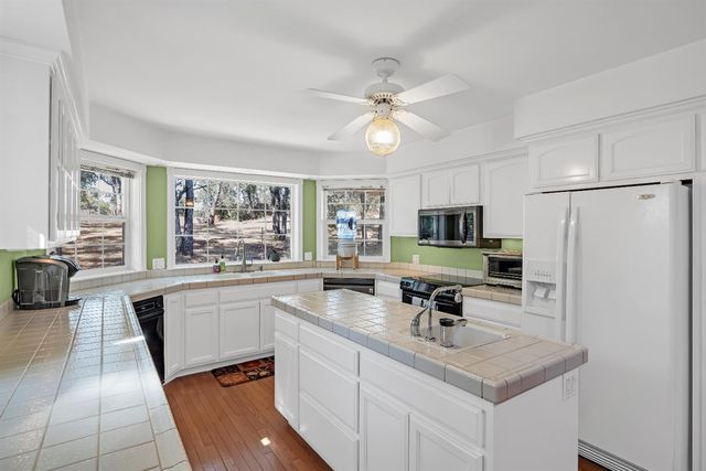 16004 Perimeter Rd, Grass Valley, CA 95949