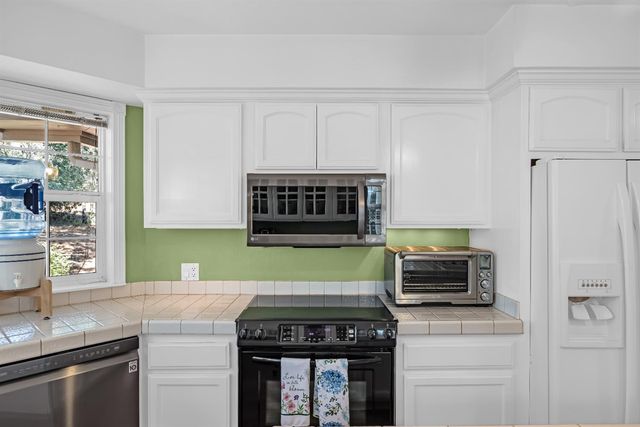 16004 Perimeter Rd, Grass Valley, CA 95949