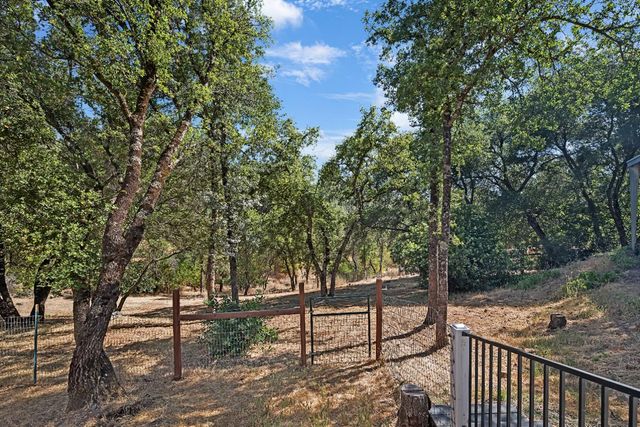 16004 Perimeter Rd, Grass Valley, CA 95949