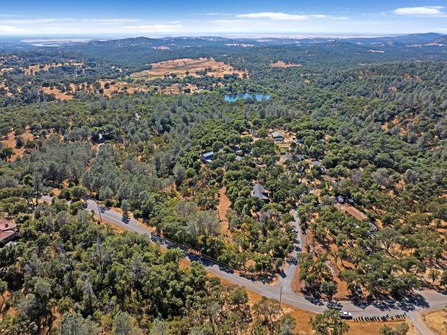 16004 Perimeter Rd, Grass Valley, CA 95949