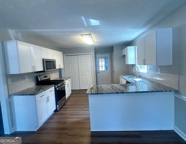 85 Holly Springs Road, Sharpsburg, GA 30277