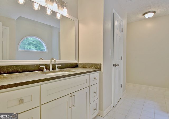 85 Holly Springs Road, Sharpsburg, GA 30277