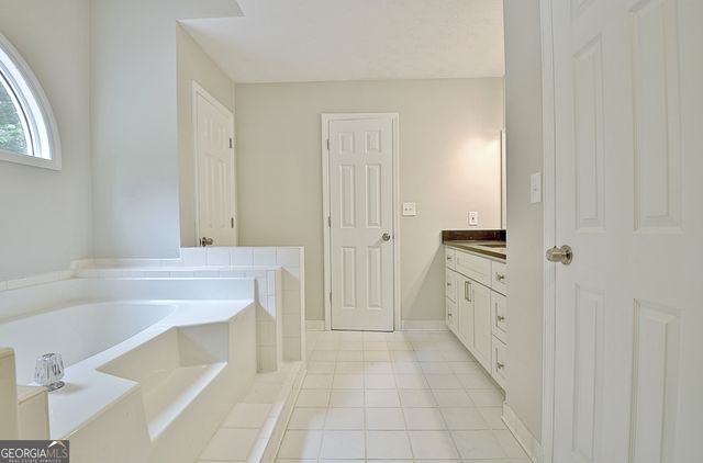 85 Holly Springs Road, Sharpsburg, GA 30277