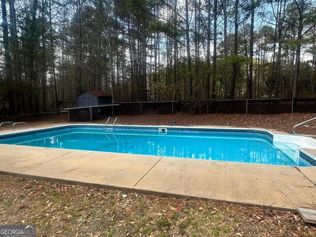 85 Holly Springs Road, Sharpsburg, GA 30277