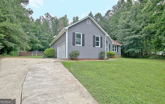 85 Holly Springs Road, Sharpsburg, GA 30277