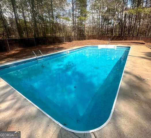 85 Holly Springs Road, Sharpsburg, GA 30277