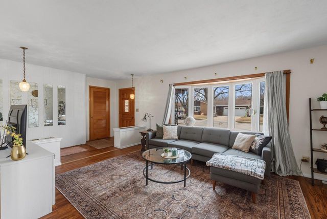 6110 Thornridge LANE, Greendale, WI 53129