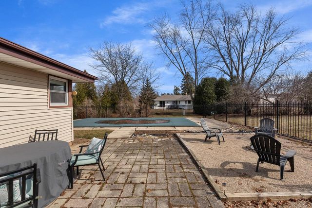 6110 Thornridge LANE, Greendale, WI 53129