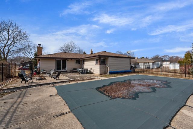 6110 Thornridge LANE, Greendale, WI 53129