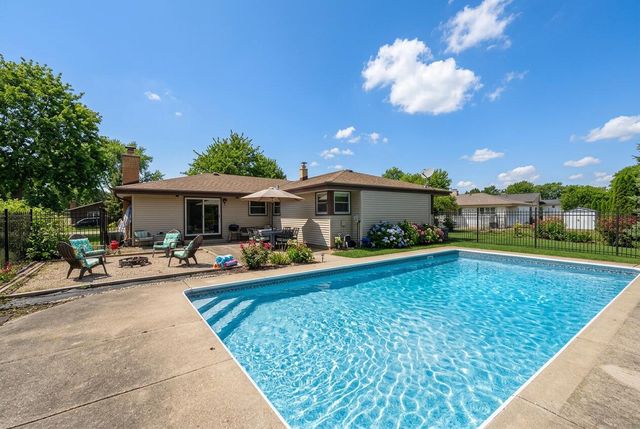 6110 Thornridge LANE, Greendale, WI 53129