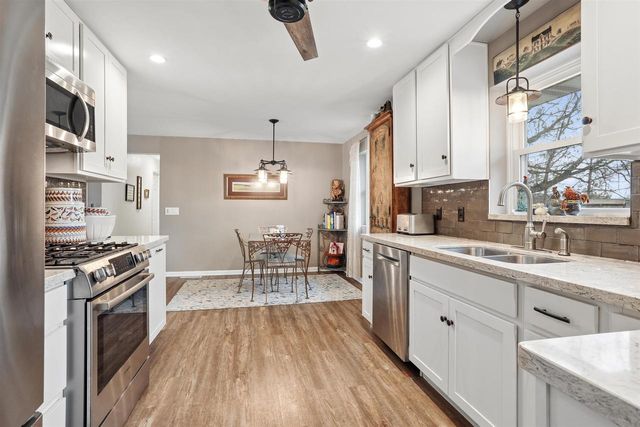 525 E 20TH STREET, Kaukauna, WI 54130