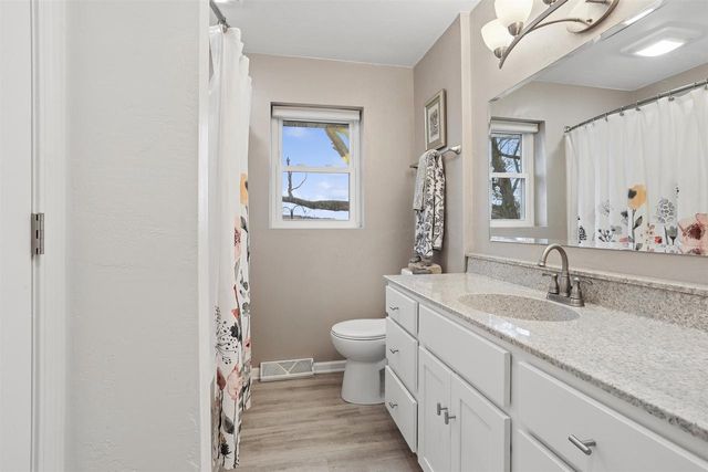 525 E 20TH STREET, Kaukauna, WI 54130