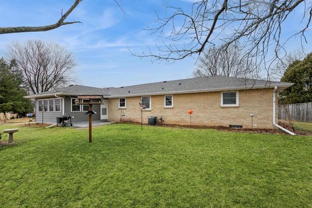 525 E 20TH STREET, Kaukauna, WI 54130