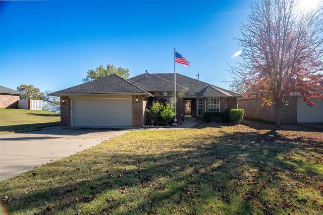 922 Blue Bird Terrace, Purcell, OK 73080