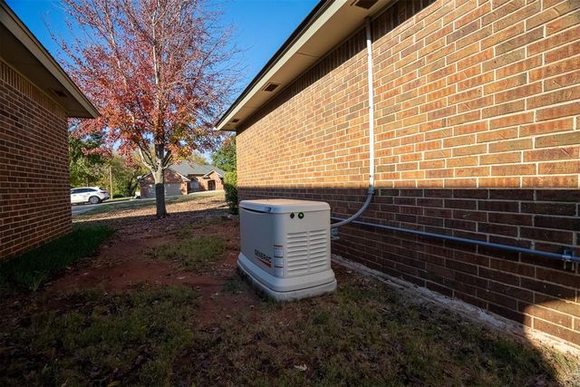 922 Blue Bird Terrace, Purcell, OK 73080