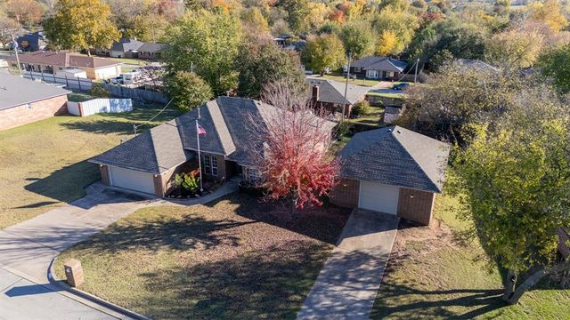 922 Blue Bird Terrace, Purcell, OK 73080