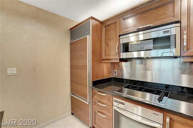 145 HARMON Avenue 801, Las Vegas, NV 89109