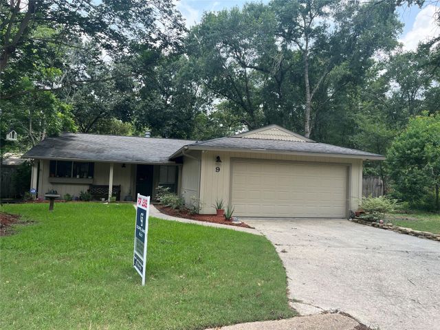 9 Wolfhound Lane, The Woodlands, TX 77380