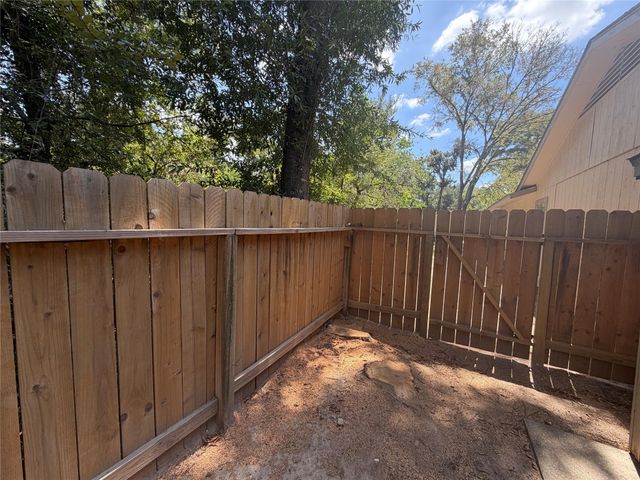 9 Wolfhound Lane, The Woodlands, TX 77380