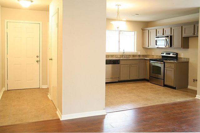 9 Wolfhound Lane, The Woodlands, TX 77380