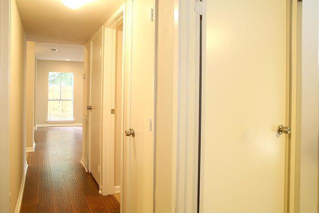 9 Wolfhound Lane, The Woodlands, TX 77380