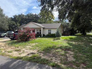 10 BERRY DRIVE, Mascotte, FL 34753