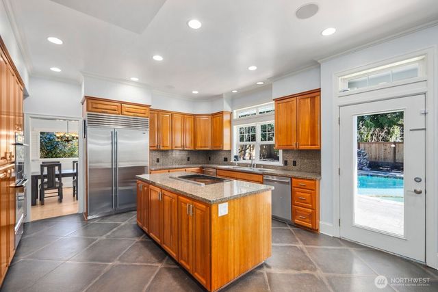 6030 Ann Arbor Avenue NE, Seattle, WA 98115