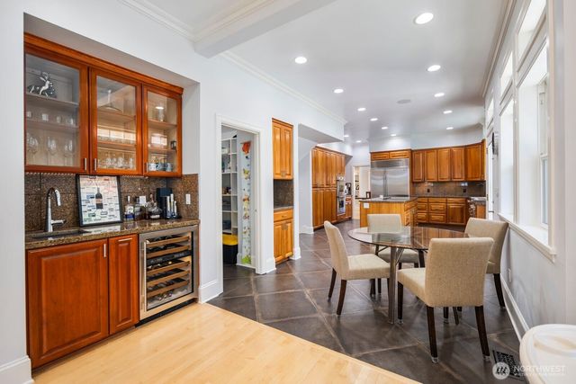 6030 Ann Arbor Avenue NE, Seattle, WA 98115