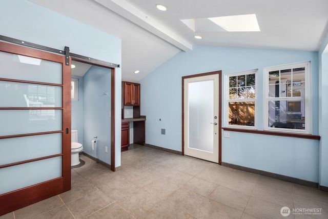 6030 Ann Arbor Avenue NE, Seattle, WA 98115