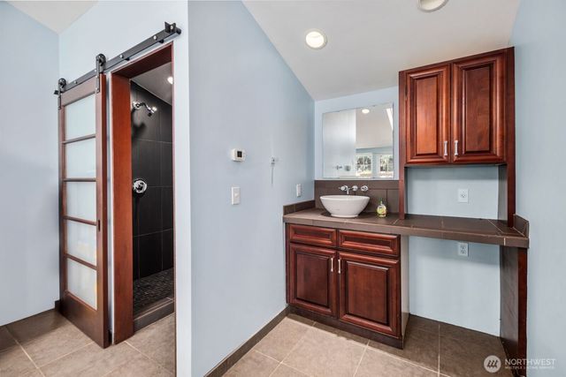 6030 Ann Arbor Avenue NE, Seattle, WA 98115