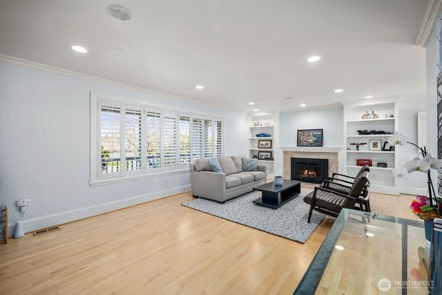 6030 Ann Arbor Avenue NE, Seattle, WA 98115