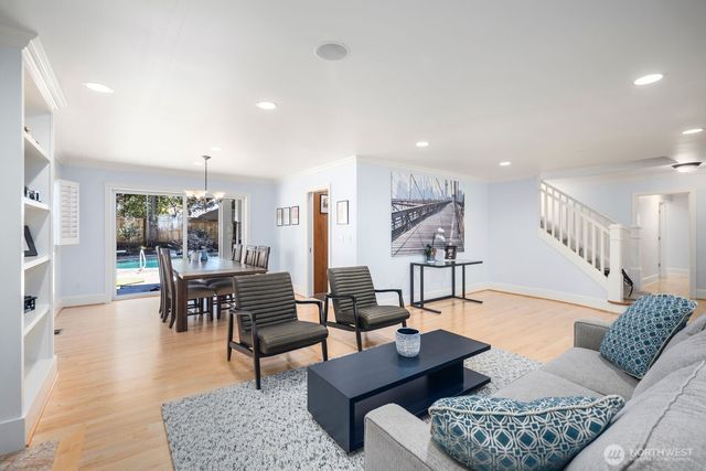 6030 Ann Arbor Avenue NE, Seattle, WA 98115