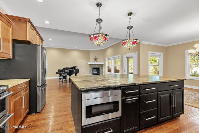 2200 S 76th Ave, Yakima, WA 98903