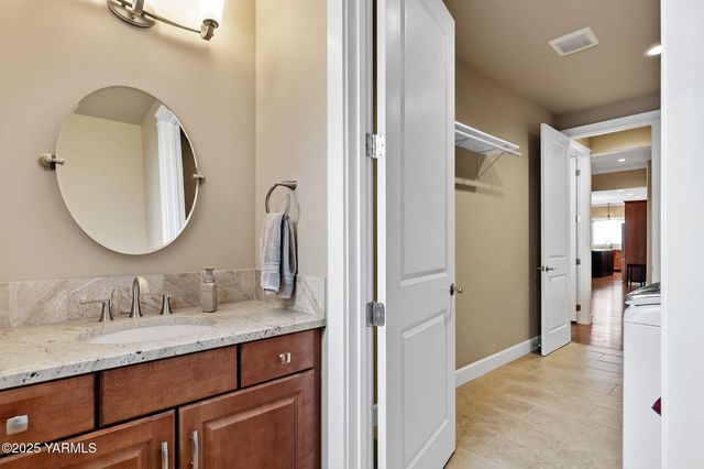 2200 S 76th Ave, Yakima, WA 98903