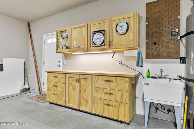 2200 S 76th Ave, Yakima, WA 98903